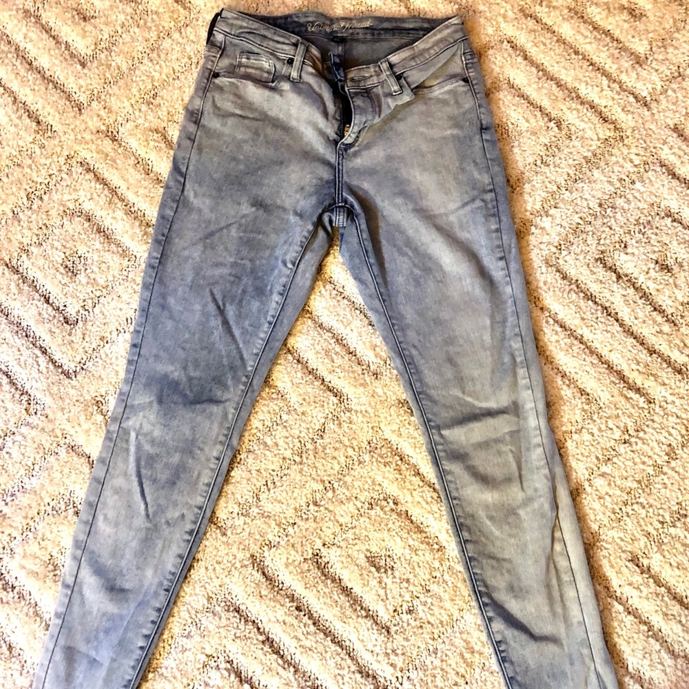 Universal Thread light wash skinny jeans - Picture 2 of 4